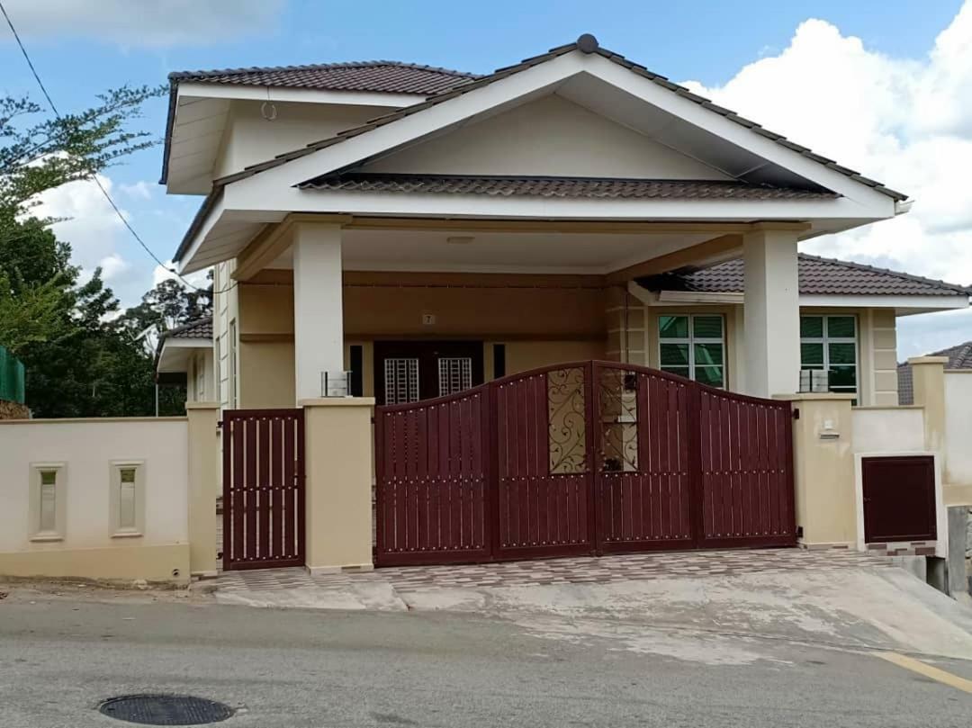 Gambang Homestay Banglomuslim Kuantan Eksteriør bilde