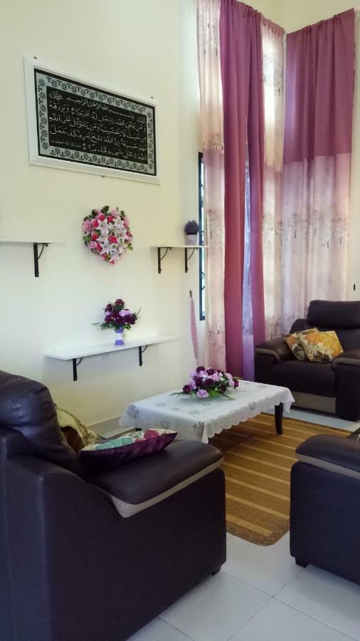 Gambang Homestay Banglomuslim Kuantan Eksteriør bilde